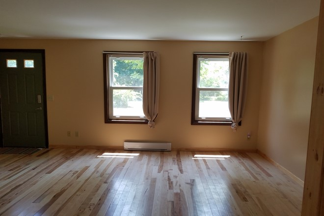 Living room (before being furnished) - 4 bed/2 bath house near Pelham
