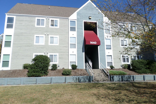- 4 Bedroom 2 Bath Condo
