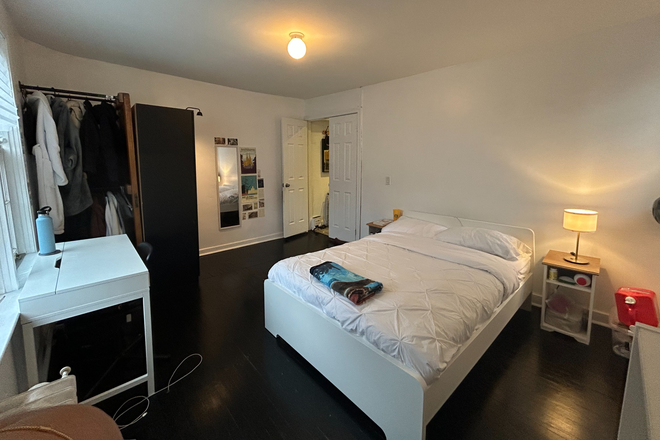 Bedroom - 1 Furnished Bedroom w/ Utilities in 3-Bedroom House