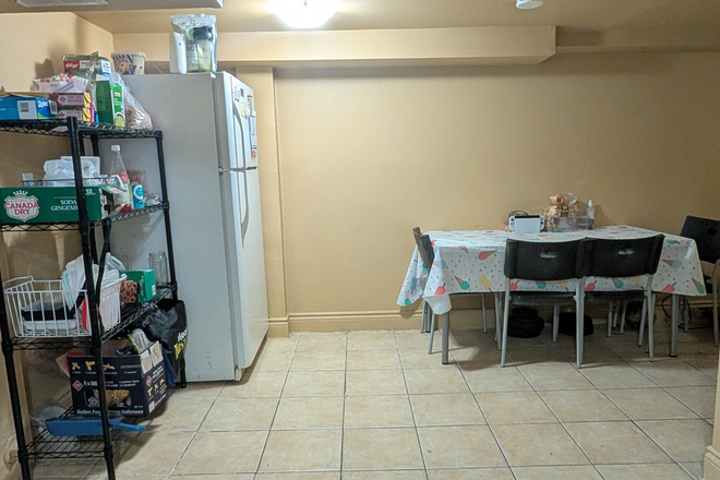 Eating Space - 4 MONTH Sublet Room for Rent in 3-Bedroom Shared Basement Unit. May - August 25th