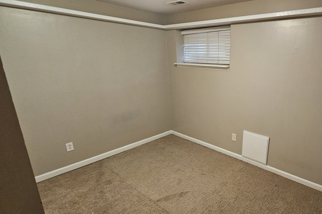 Bedroom - Room in 4-Bedroom Townhouse in South Boulder