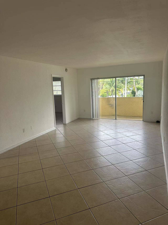 living room - Roommate needed 3B/2B near Coral Gables Campus / Dadeland North