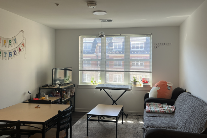 Living Room - South Campus Commons 1 Apartments (Sublet/Shared Housing)