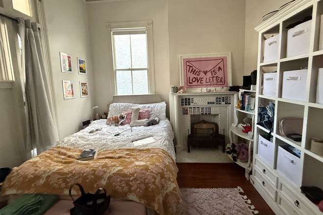 Bedroom - Prime Tulane Location Apartments