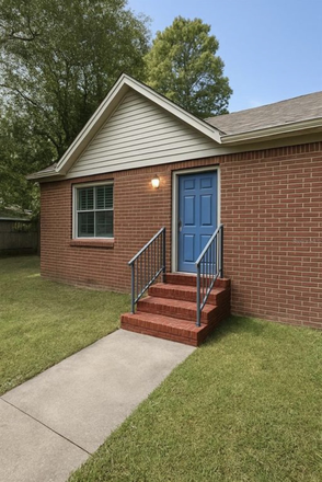 Front of the townhouse - Spacious Townhouse near FSU and FAMU