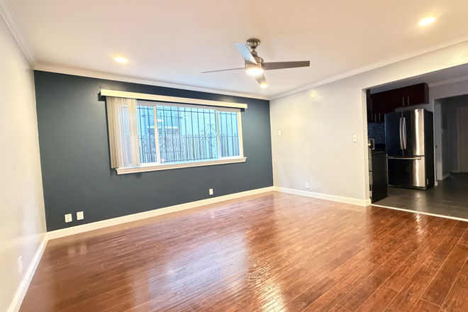 Entrance/Living Room - Modern 2BR / 1BA Apartment – All Utilities Included – Garage + In-Unit Laundry