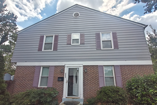 Outside - 2 Rooms available for rent in a 5B4B house