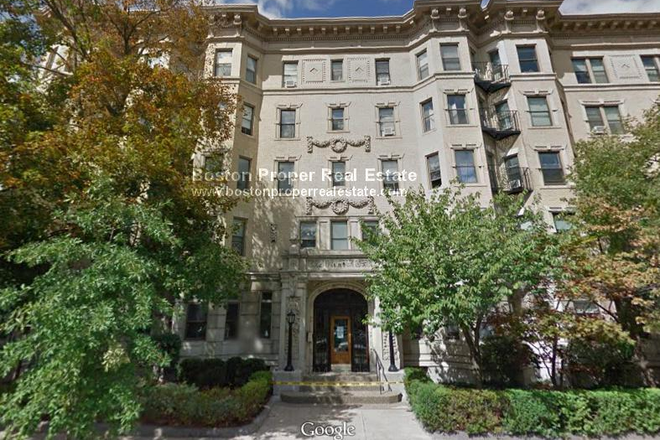 A - BIG STUDIO BY BERKLEE, NEWBURY STREET., AND SYMPHONY *NO FEE Condo