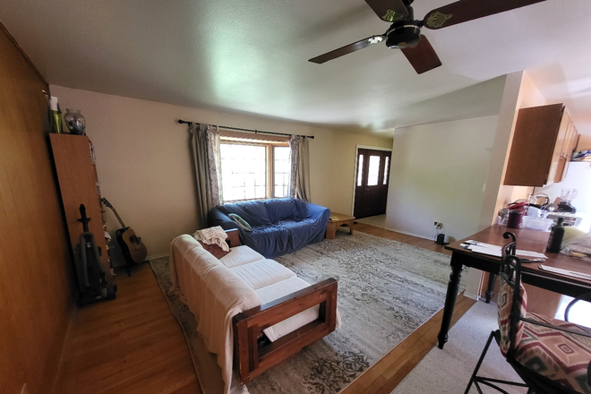 Living room - 4280 Aurora Avenue