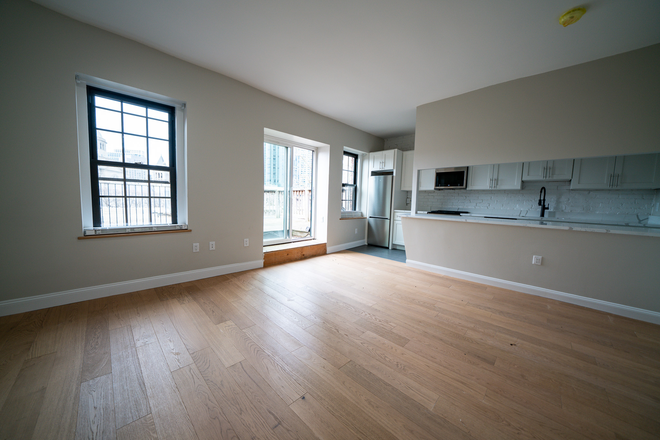 a - LARGE PRIVATE ROOFDECK! Apartments