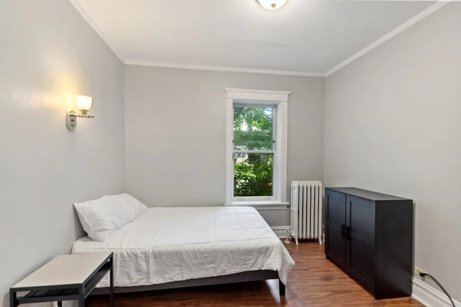 Bedroom - FALL 2026 SUBLET! PERFECT LOCATION, FULLY FURNISHED, UTILITIES INCLUDED!