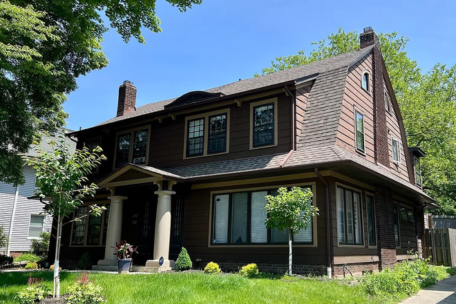 House front - Kenilworth Korner House
