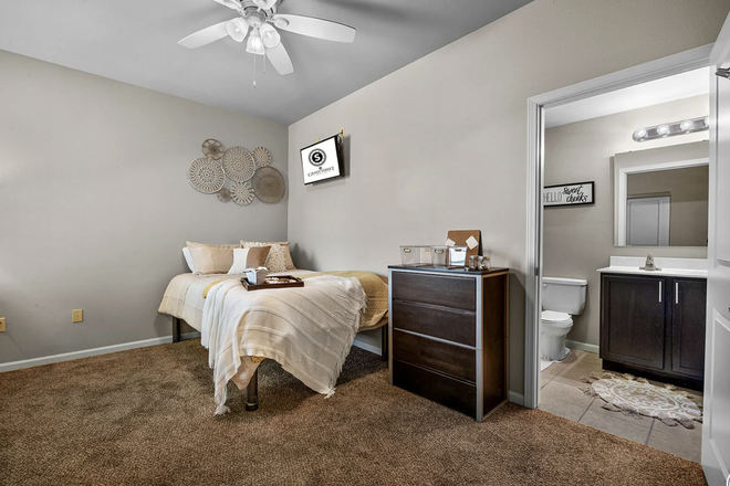 Bedroom that is being sublet - Grant Street Station