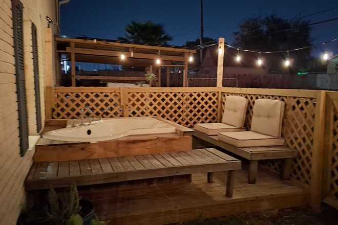 Patio Area - Harbor Homestead Studio