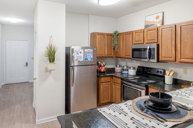 Kitchen - The Bluff at Waterworks Landing