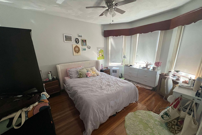 Bed room 1 - $3400 3Bed Unit by Owner, No fees Starting June 1 Apartments