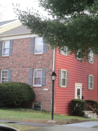 - 3 Bedroom, 2.5 Bath 3-Level Townhouse
