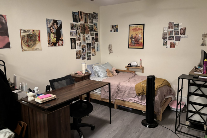 Studio - Lovely Updated Studio Available 9/1/26 on Westland Ave Apartments