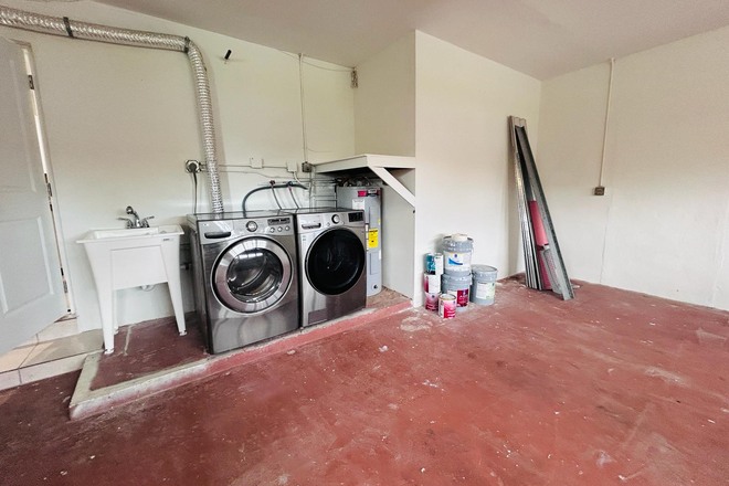 Washer & dryer - Complete House close to campus