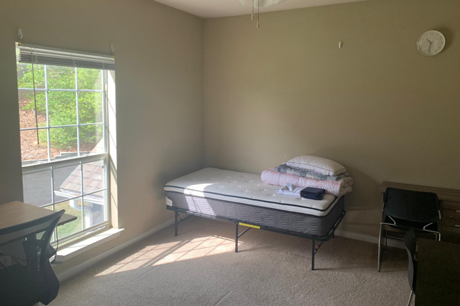 Bedroom for rent - Apartment close to west campus