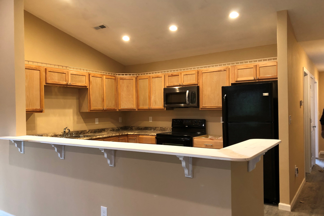 Kitchen - 2BR/2BA Duplex with 1-Car Garage — Washington Pike Area