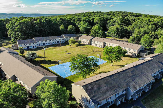 Community - The Den Cedar Ridge