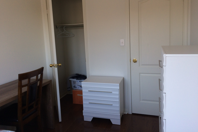 bedroom - 1 bed room with Private bathroom with 3 meals Fully Furnished