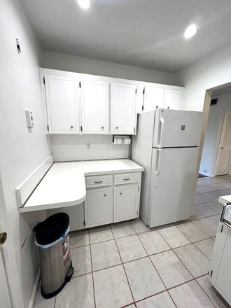 Kitchen - Imperial Point Condominiums