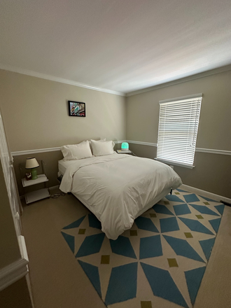 Bedroom - Furnished Ensuite Room in Quiet Townhome — All-Inclusive, Available September 1