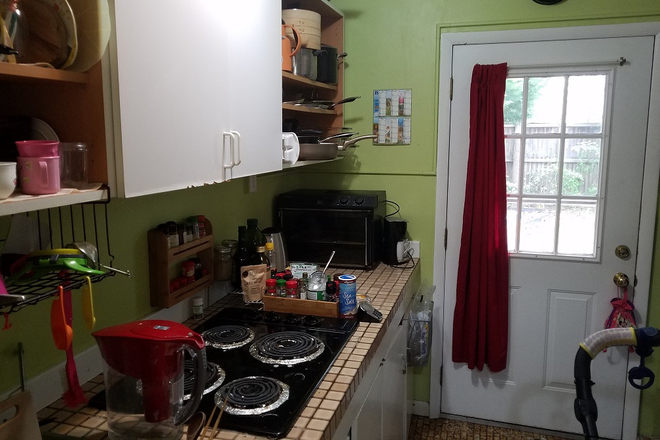 Kitchen - Semi-furnished 1BR Cottage-Greenholm St-Princeton Apartments