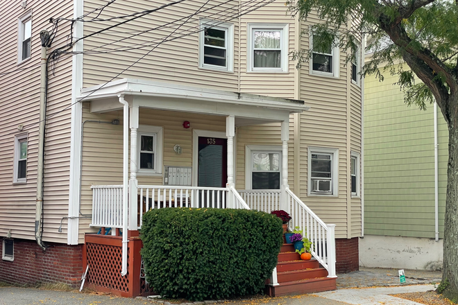 Building - Great Somerville Location!! Apartments