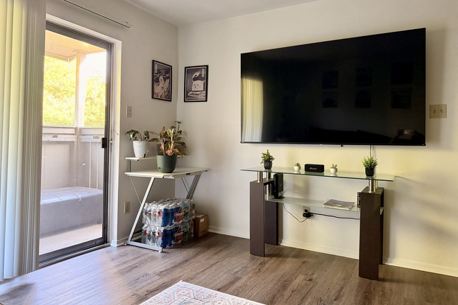 Living Room - Huntington Apartments