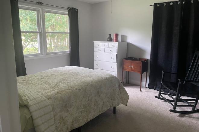 Bedroom - Prime Location: Private UNCW Campus Access via Backyard Gate