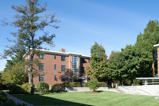 Botanic Gardens - Botanic Gardens (Harvard Housing) Apartments