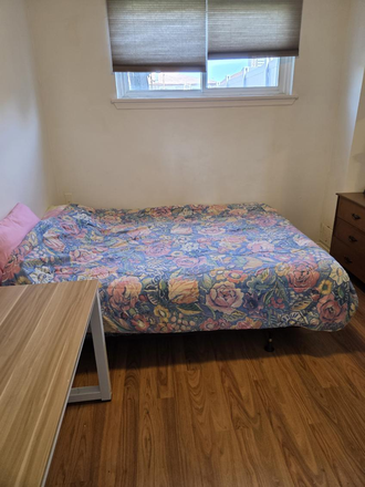 Bedroom - Affordable Private Room for Single Female in North York – Windhill Crescent