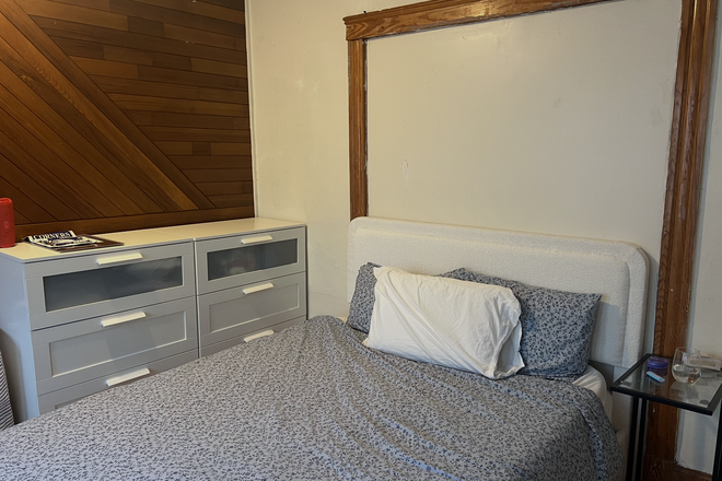 Bedroom - House close to campus