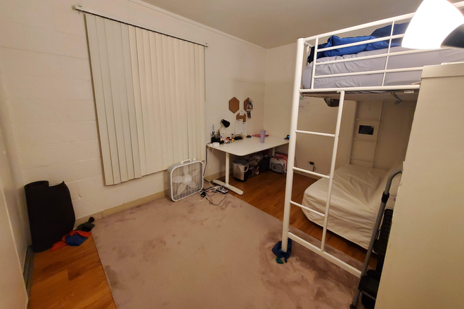 Available room - Furnished Bedroom in Smiley Court
