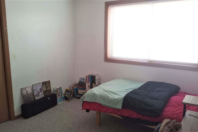 bedroom - Private rooms offer comfort and convenience Condo