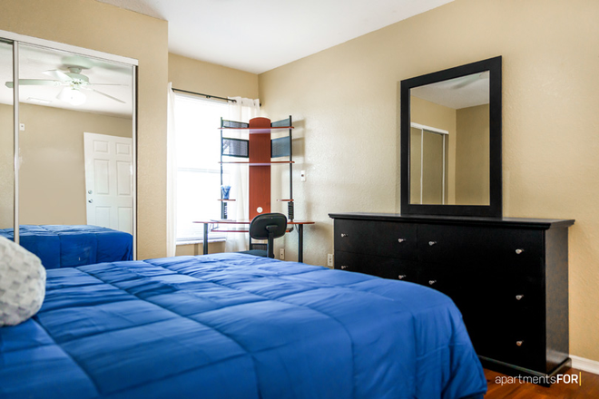 Bedroom - Riverwind on Alafaya Trail