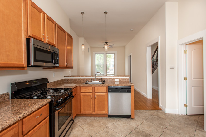 Kitchen - 17-23 E Daniels Street Townhome