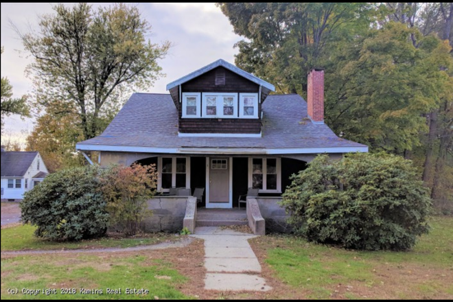 Apartment - Winter Sublet: Looking for a someone to occupy my private room in a 2B1B apartment