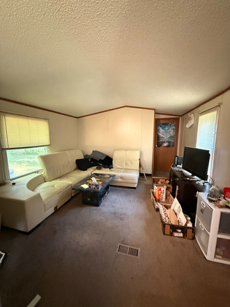 Fully Furnished Living Room - UNIVERSITY PROPERTY MANAGEMENT House