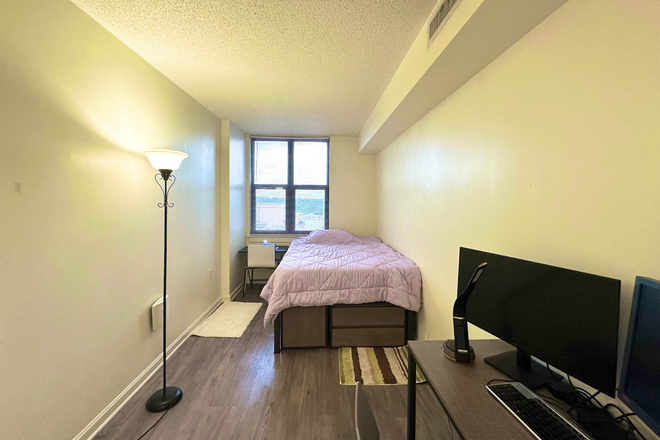 Bedroom - University View Apartments | Summer Sublease | 5 Min to Campus