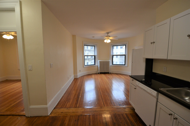 Living room - 2 Bed Available 9/1/26! *CONTACT NOAH 603-470-8181 Apartments