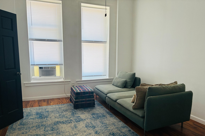 Living Room- Furniture - New Mini Blinds - UIC Medical District-Tritaylor-West Campus