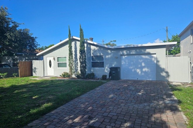 front - Updated single family home in East Boca