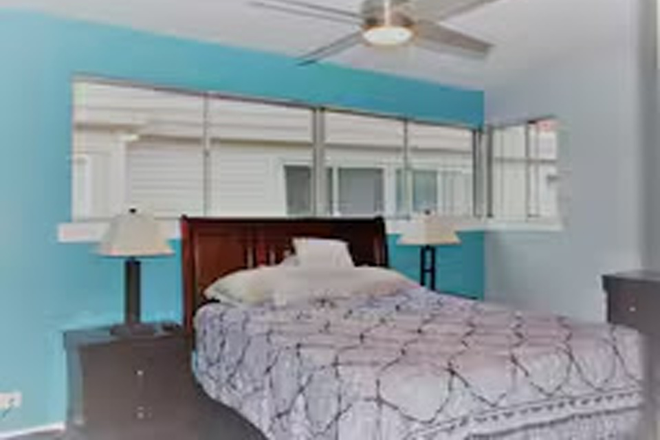 Master bedroom - Rogers Park Refuge Townhome