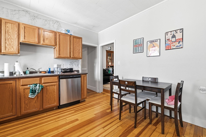 Kitchen - Southie 4 Bed 2 Bath!!