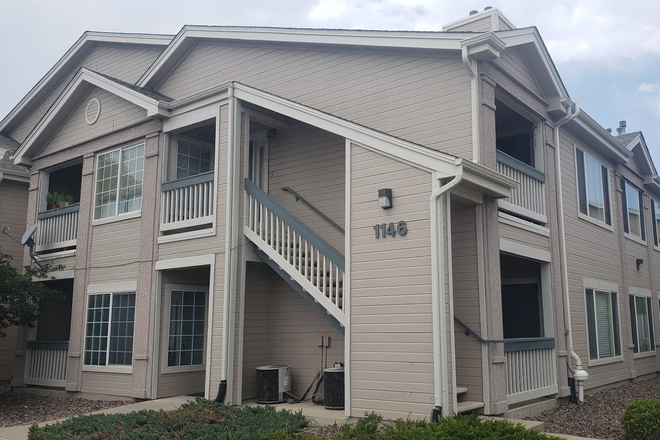 1 - AVAILABLE 6/5: 1146 Opal St. #202