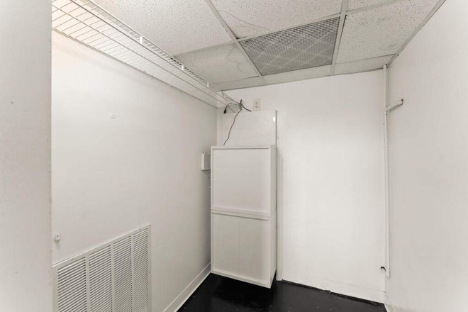 closet - Spacious house in family friendly neighborhood